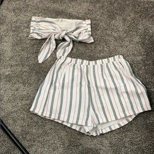 ✨Striped set high waisted shorts and bandeau set